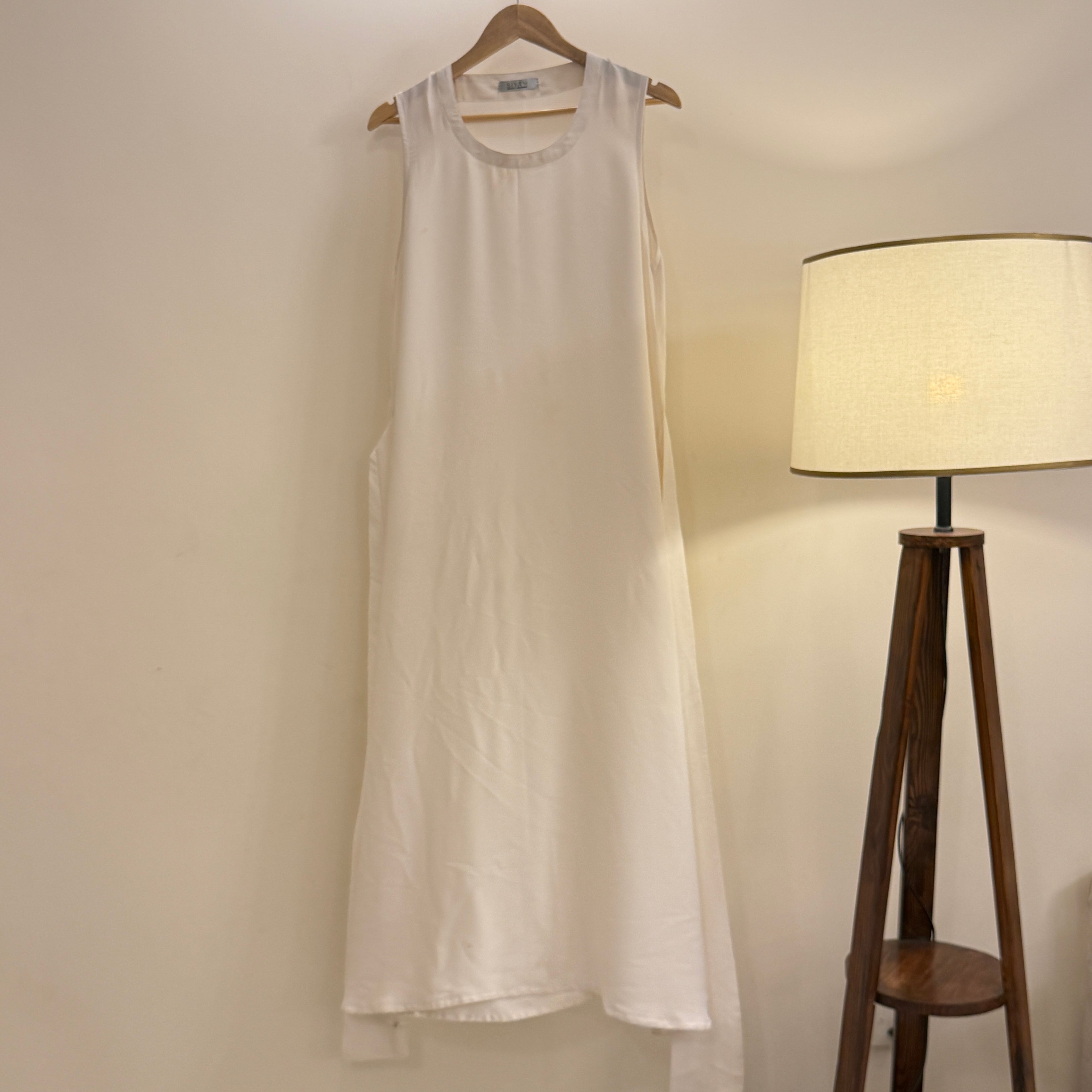 SLEEVELESS INNER